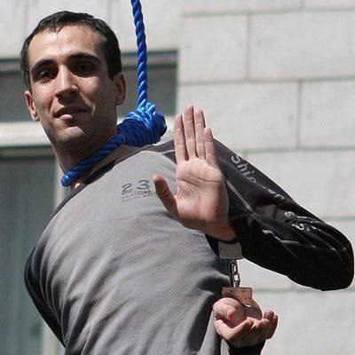 دستی که تکان داد و لبخندی که بر دل تاریخ نشست